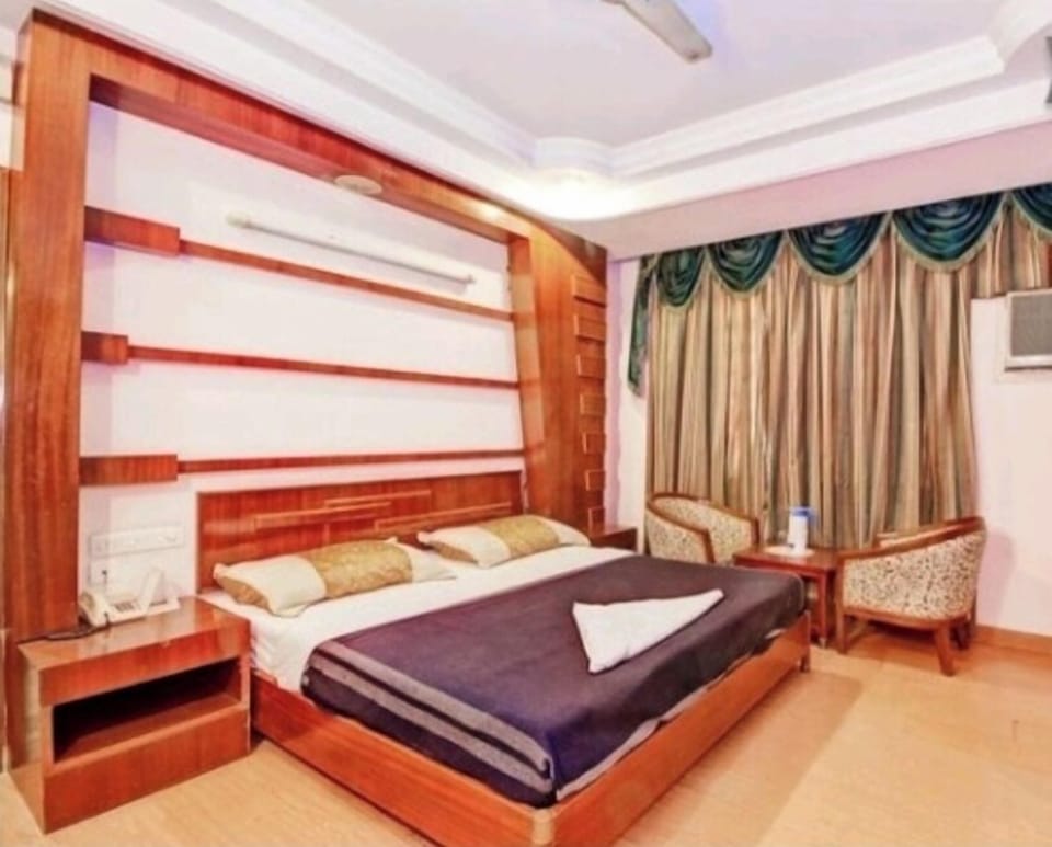 Deluxe Double Room, City View | Down comforters, free WiFi, bed sheets