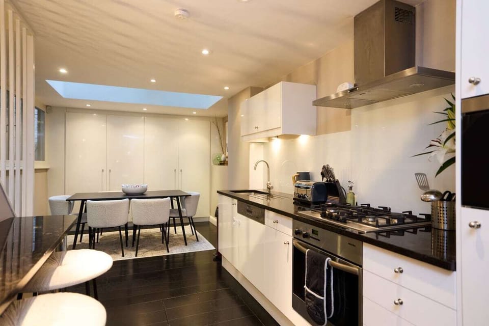 House (2 Bedrooms) | Exterior