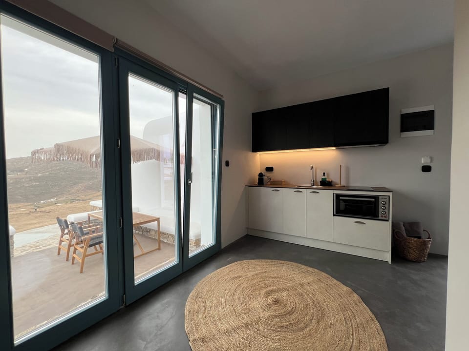 Deluxe Suite, Balcony, Sea View | 1 bedroom, premium bedding, down comforters, memory foam beds