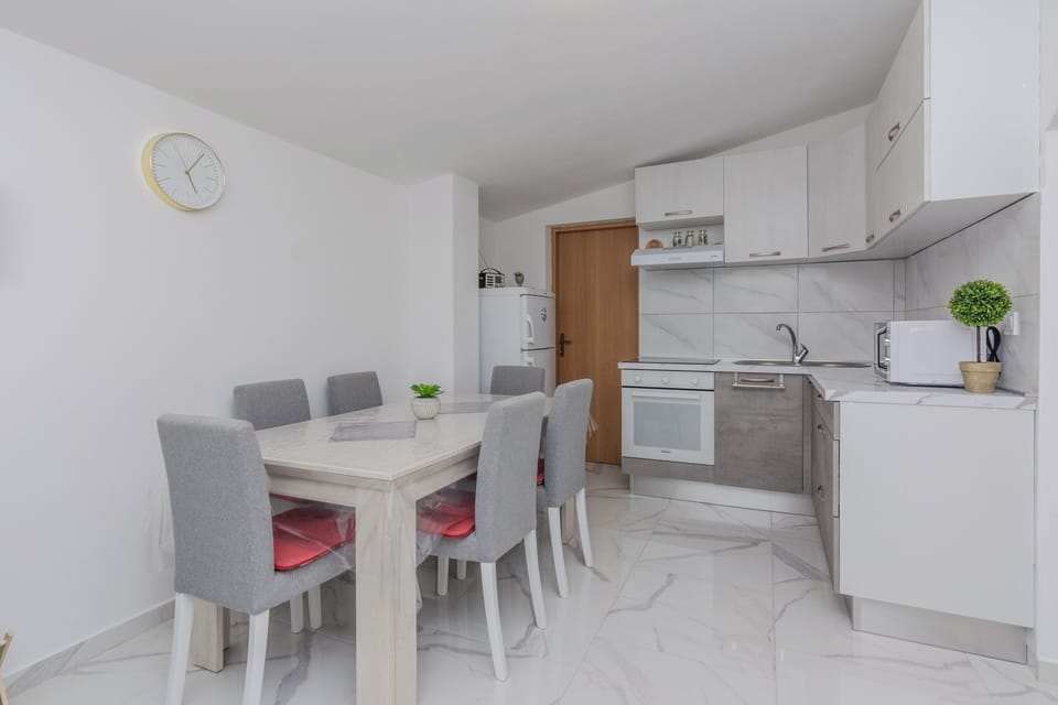 Comfort Apartment | In-room dining