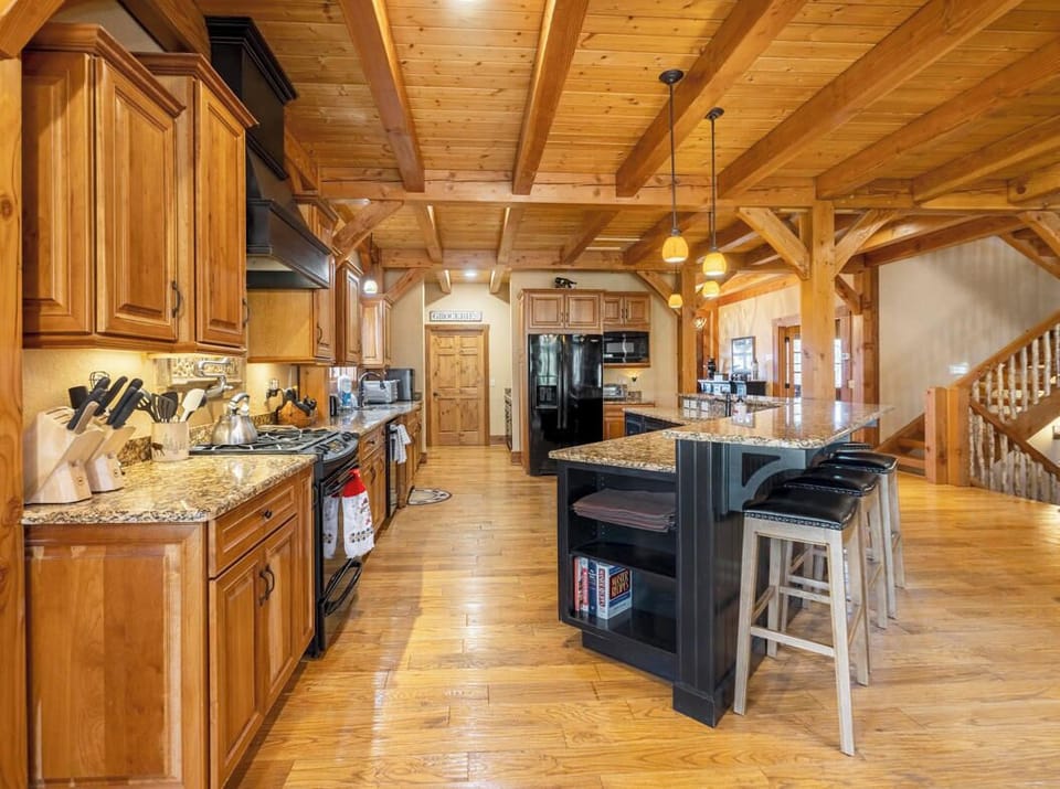 Kitchen--- Granite Counter-tops, Fully Equipped