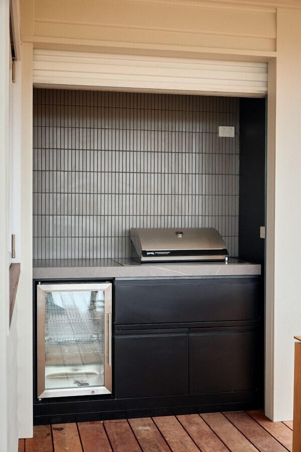 Built in BBQ & outside fridge