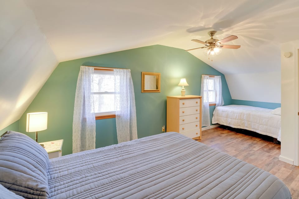 Shared Pond & Trails: Rosedale Cottage! Cottage in West Virginia