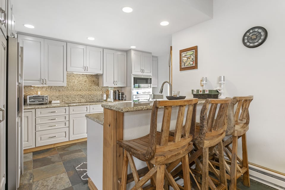 Townhome, 4 Bedrooms | Private kitchen | Coffee/tea maker, fridge, oven, toaster
