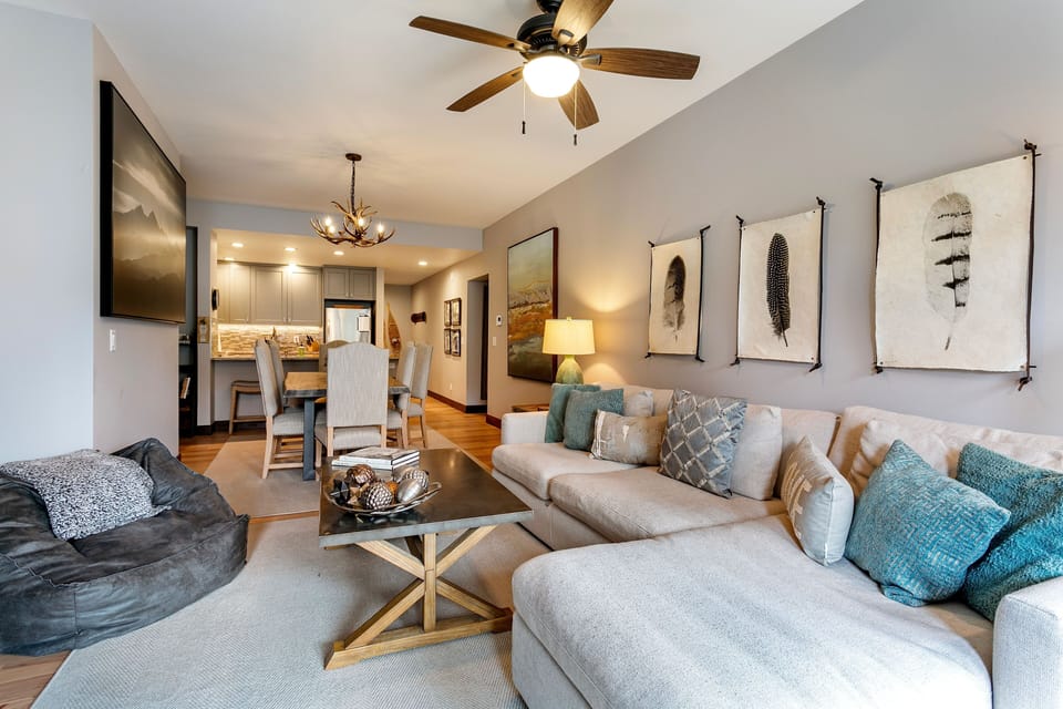 Condo, 2 Bedrooms | Living area | Smart TV