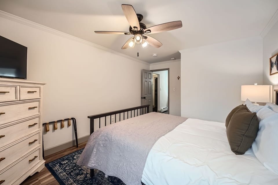 Condo, 2 Bedrooms | 2 bedrooms, laptop workspace, iron/ironing board, free WiFi