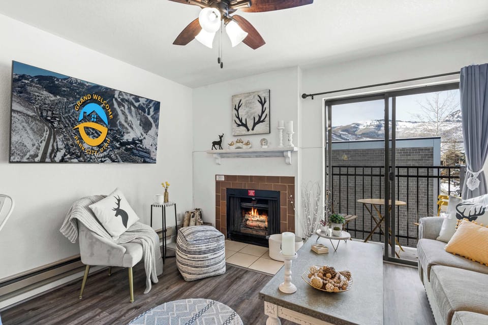 Large TV, Wood Fireplace, Custom Art & New Décor Throughout