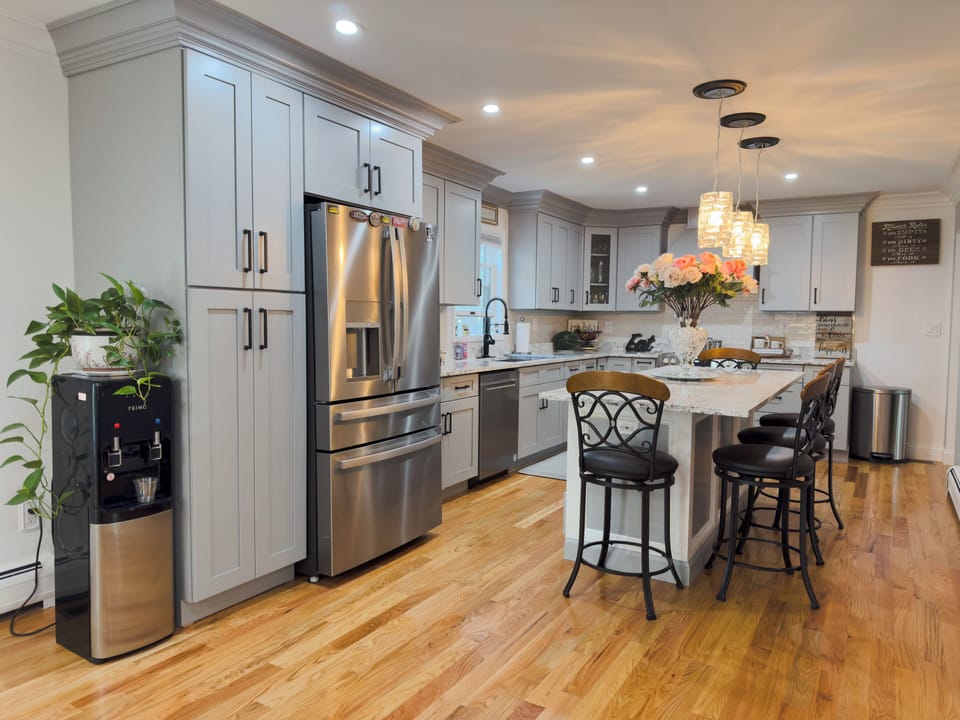 Newly renovated kitchen with new appliances. Filtered water provided. 