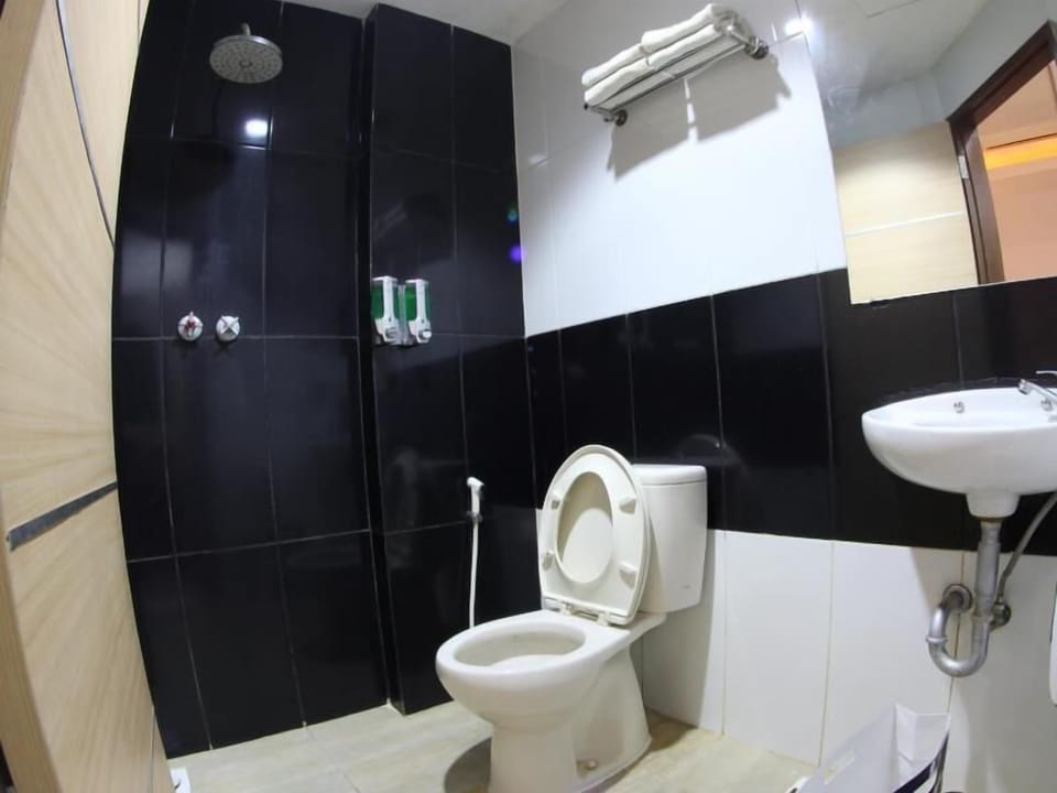 Free toiletries, towels
