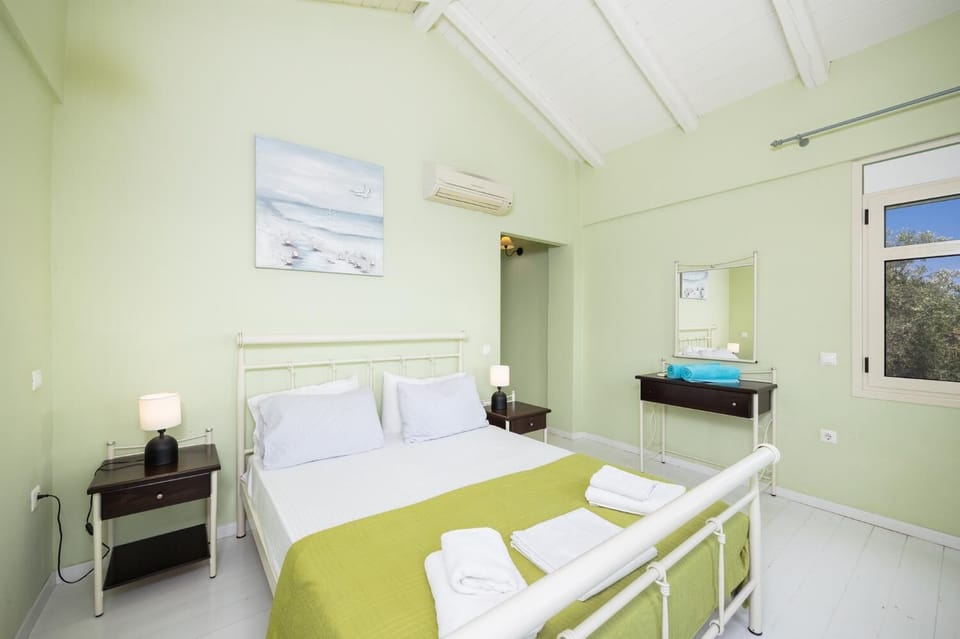 Double bedroom with A/C