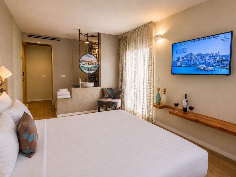 Superior Double or Twin Room, Balcony, City View | Hypo-allergenic bedding available, minibar, in-room safe, soundproofing