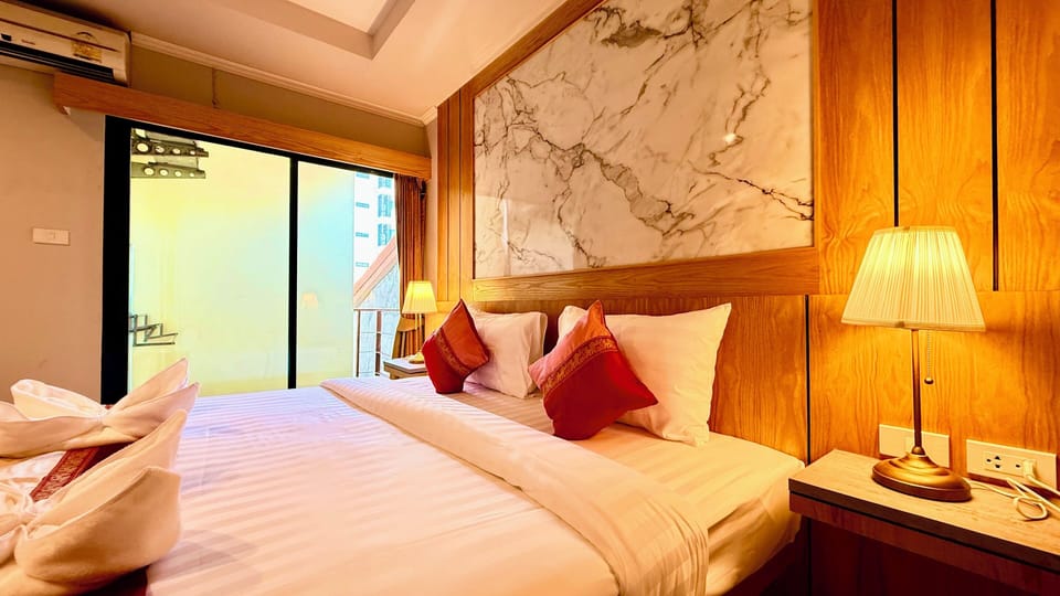 Deluxe Double Room, Balcony, Mountain View | Desk, laptop workspace, free WiFi, bed sheets