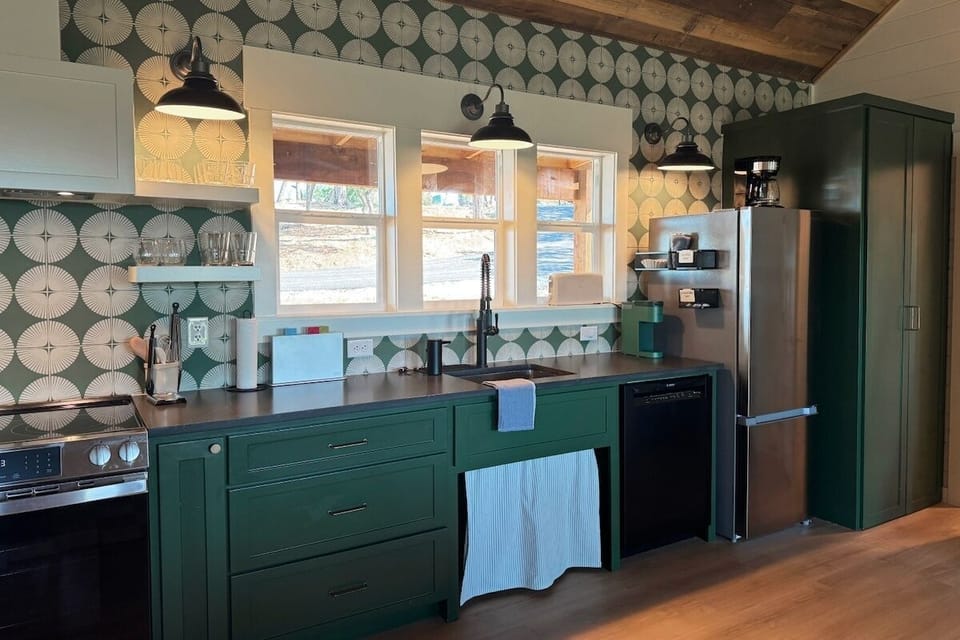 Open floorplan with kitchen, living and dining combined.