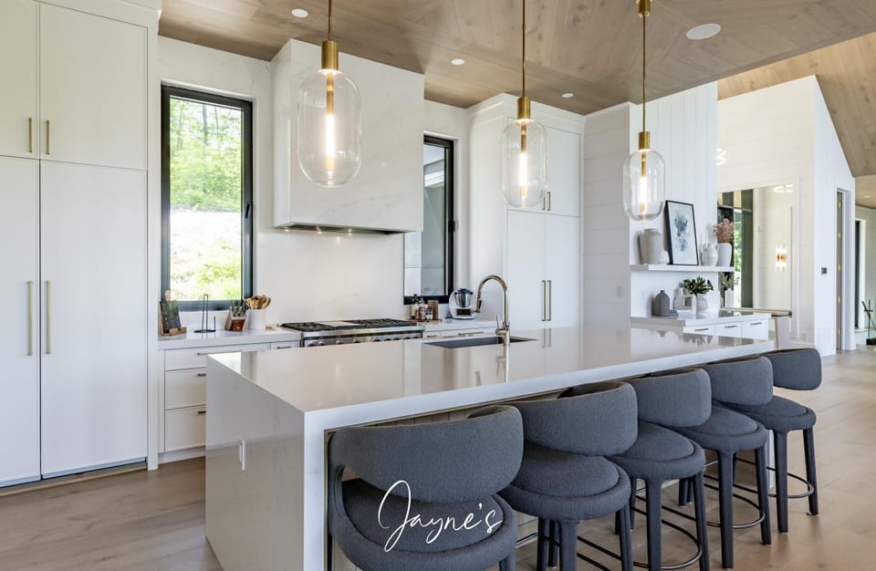 Kitchen &amp; Bar Seating (2)