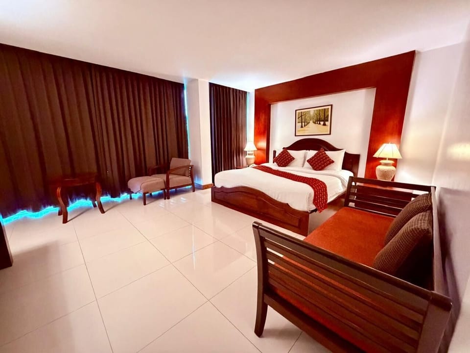 Classic Double Room, 1 Double Bed | Minibar, in-room safe, blackout drapes, free WiFi