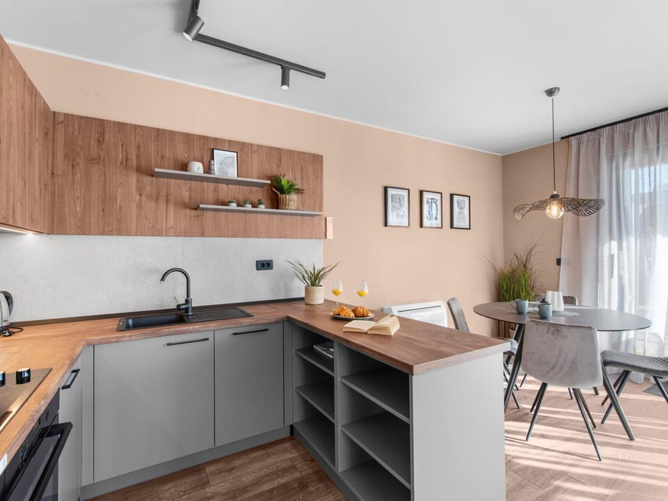 Villa | Private kitchen | Electric kettle, toaster, cookware/dishes/utensils