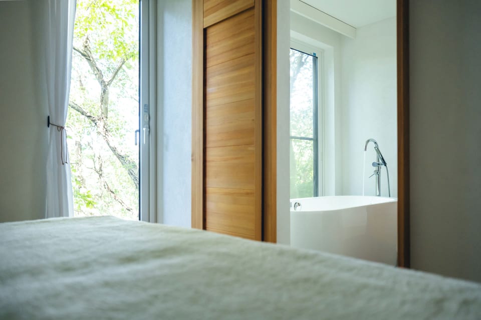Body treatments, facials, 2 treatment rooms