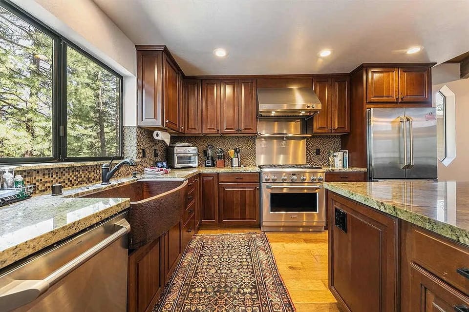 Kitchen: Well-equipped kitchen, updated appliances, Keurig coffee machine, air fryer, Crockpot, blender, waffle maker, 4 barstools
