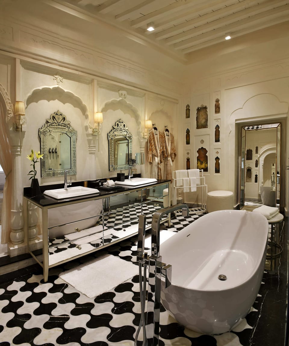 Luxury Double Room | Bathroom | Hair dryer, slippers, towels, soap
