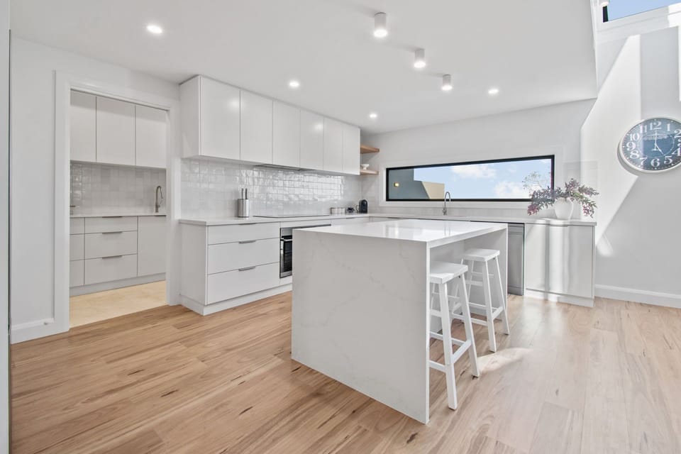Main Kitchen + Butler's Pantry