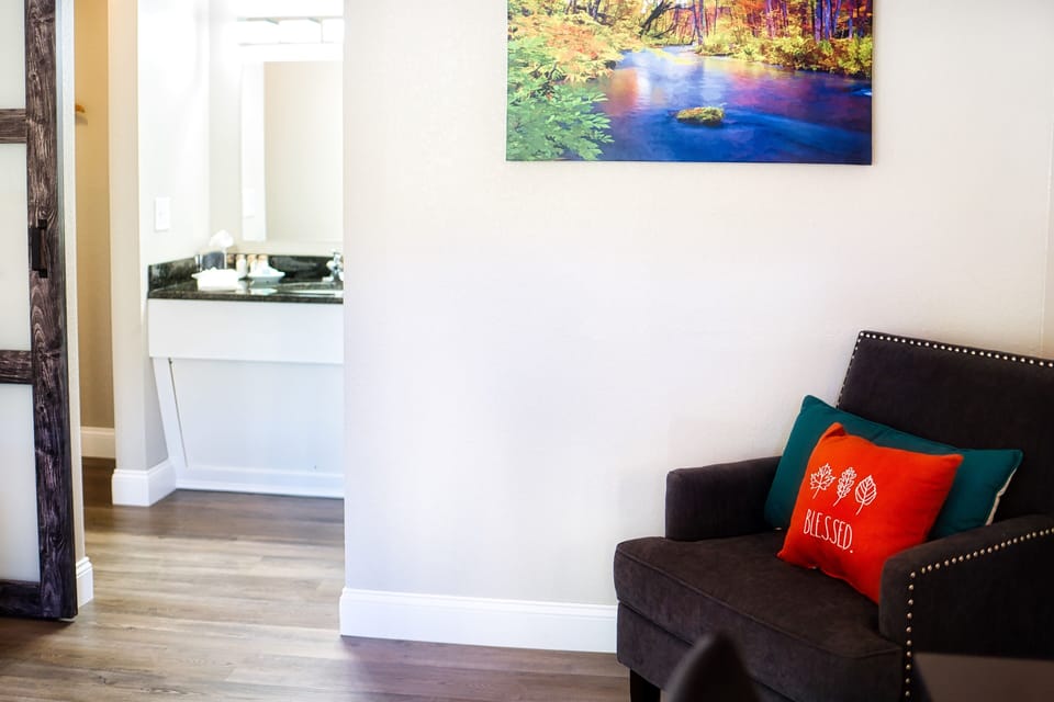 Premium bedding, down comforters, desk, blackout drapes