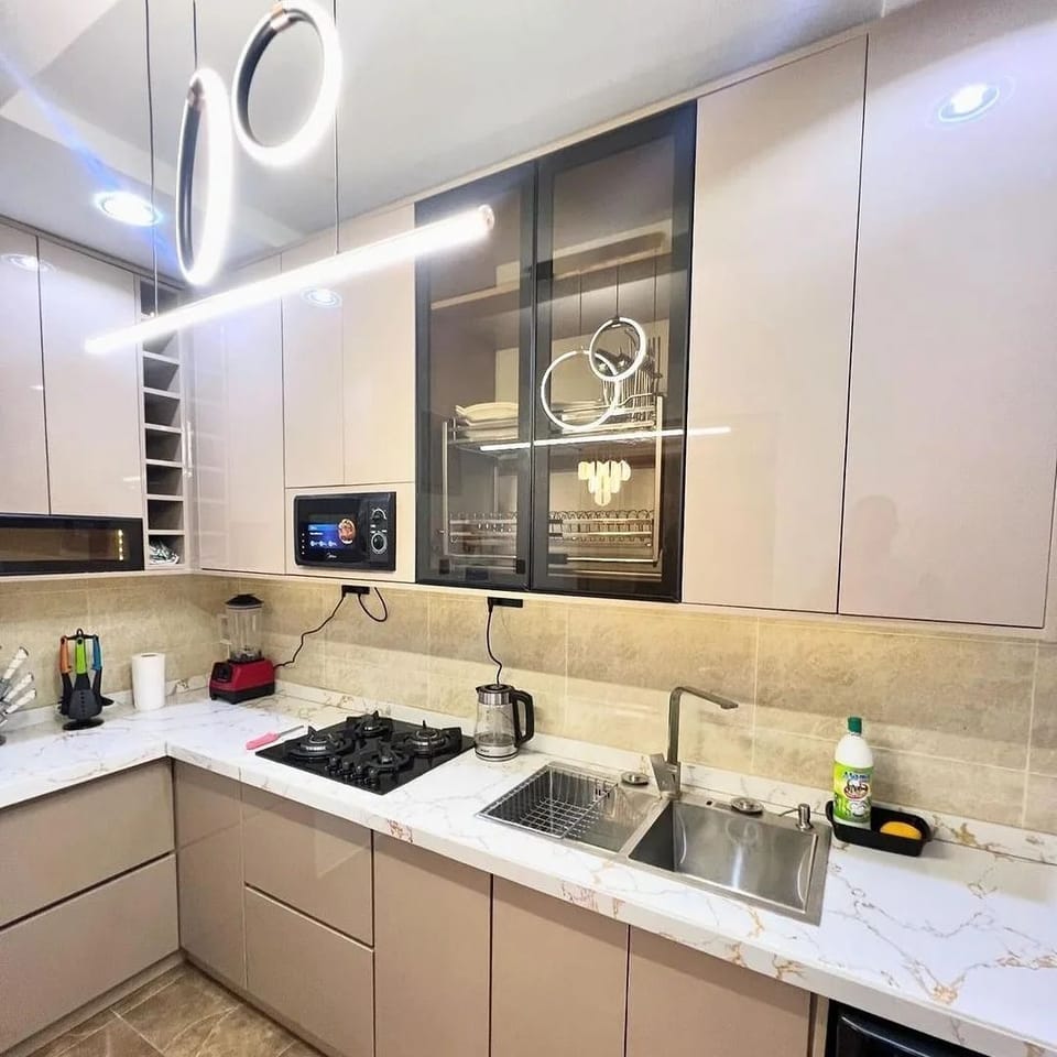Economy Apartment, Balcony, City View | Private kitchen | Fridge, microwave, oven, stovetop