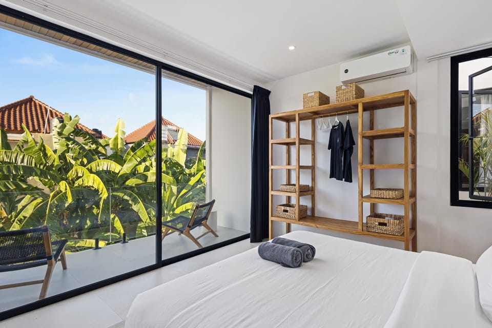 1 bedroom, in-room safe, individually decorated, individually furnished