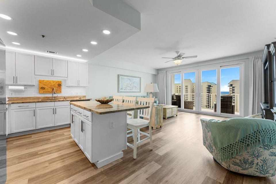 Well Equipped Kitchen! with Spectacular Ocean Views!