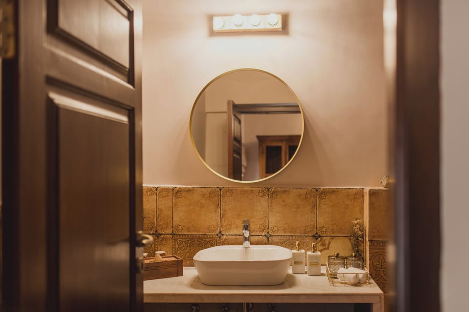 Shower, free toiletries, hair dryer, slippers