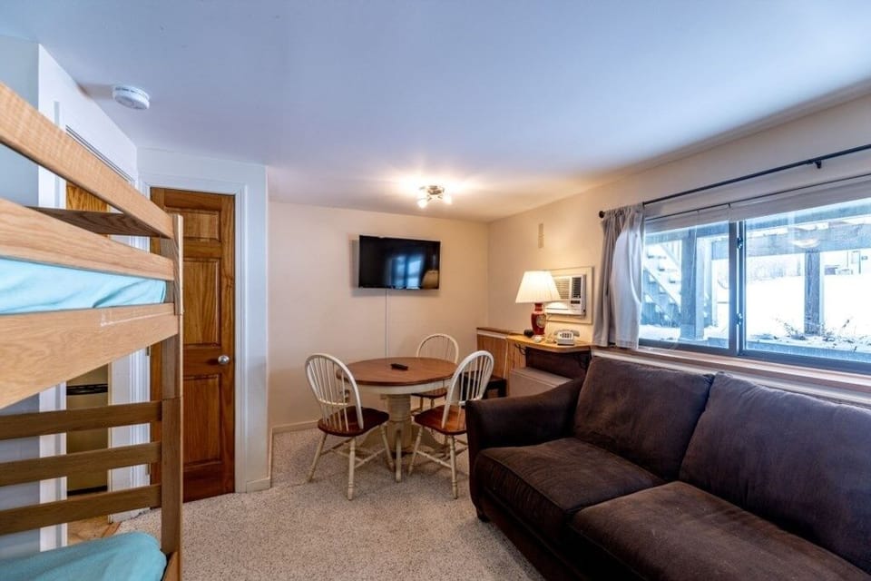 Condo, 4 Bedrooms | Living area | Smart TV