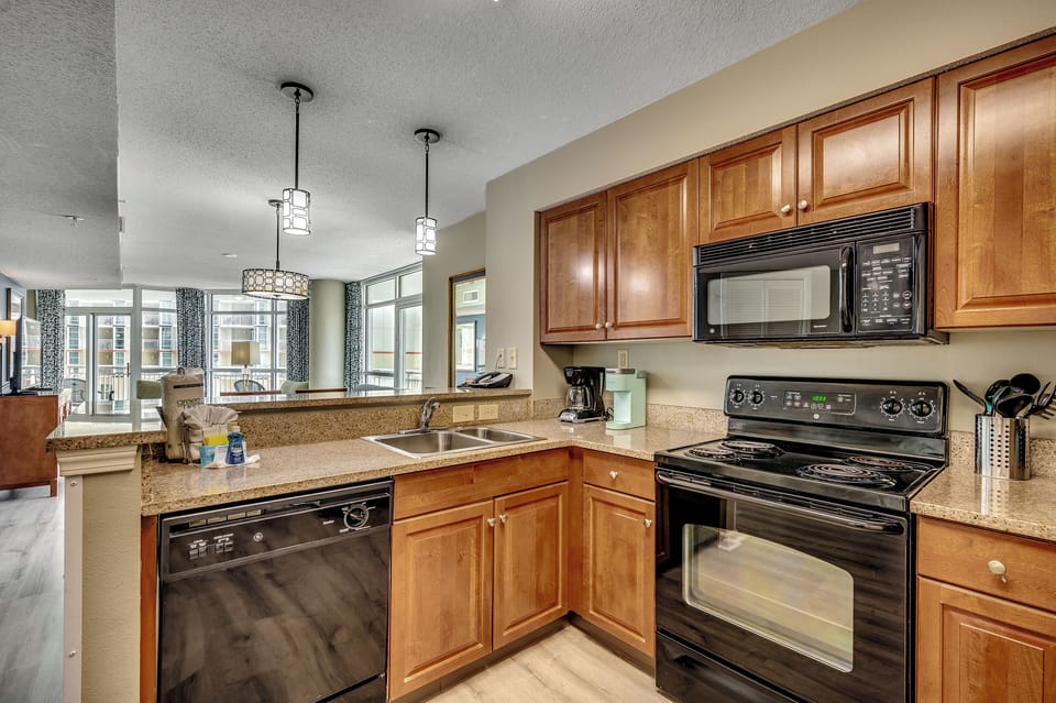 Full kitchen