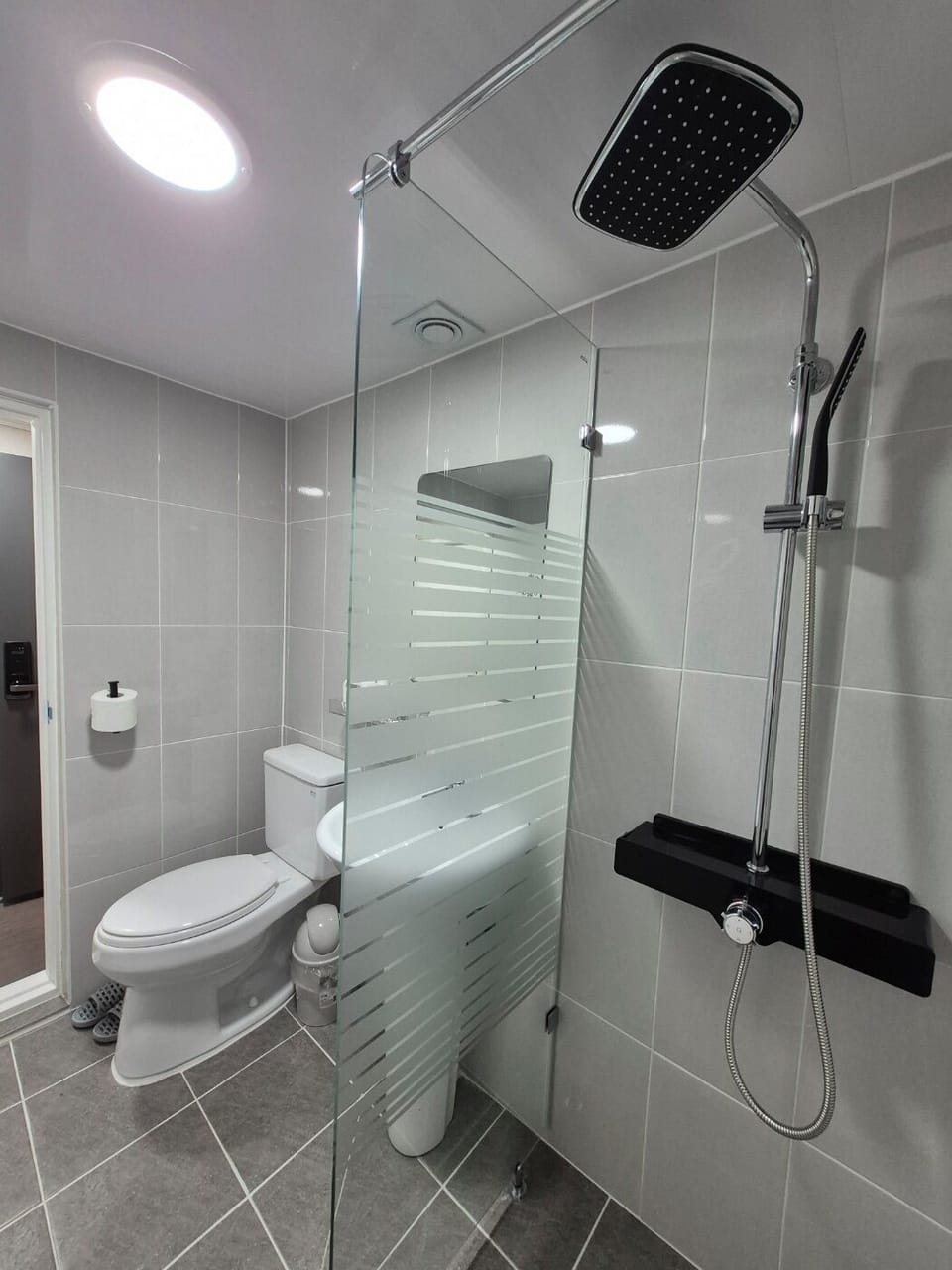 Deluxe Single Room | Free WiFi, bed sheets