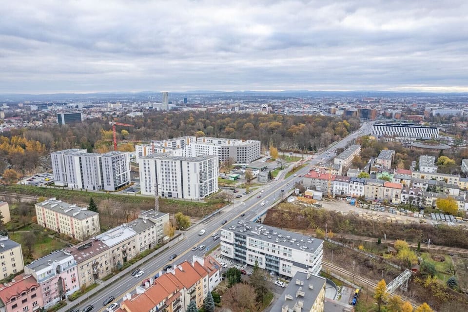 Neighbourhood | Book Now with RENTUJEMY.COM