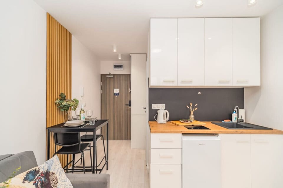 Kitchen with Dining Area | Book Now with RENTUJEMY.COM