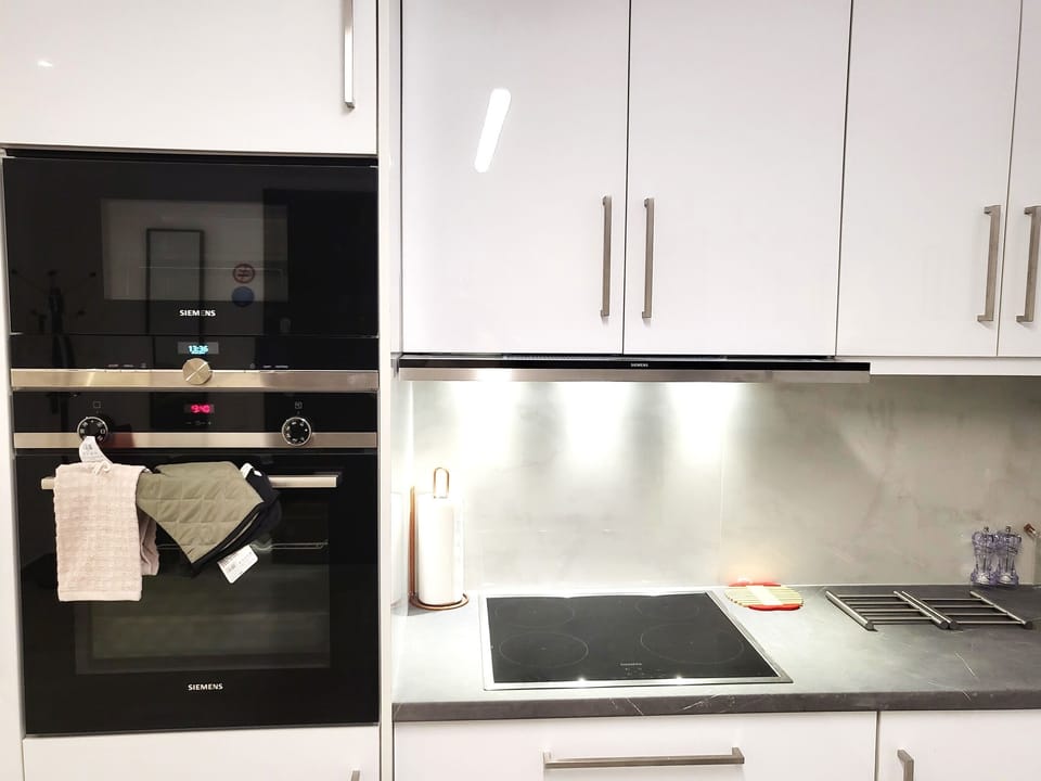 build in oven,Minimalist, Clean, Sleek, Professional