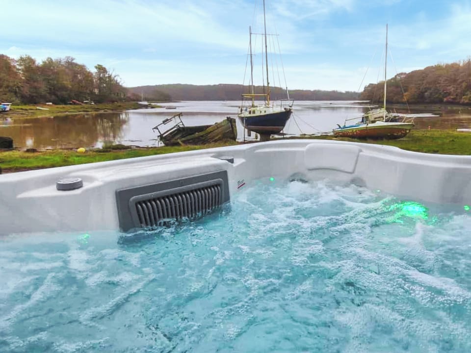 Hot tub | Oystercatcher Cottage, Llangwm, near Haverfordwest