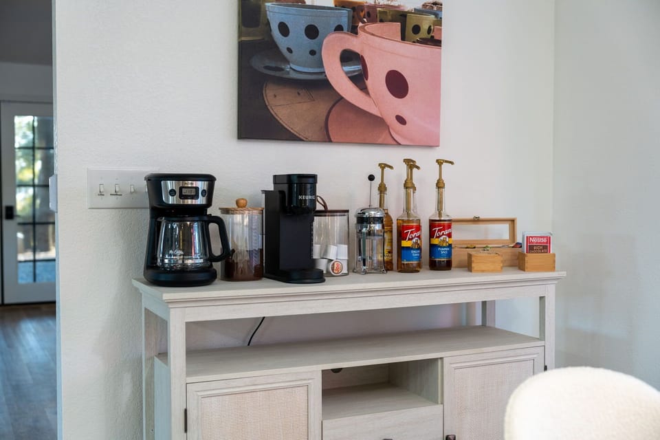 Coffee and tea bar