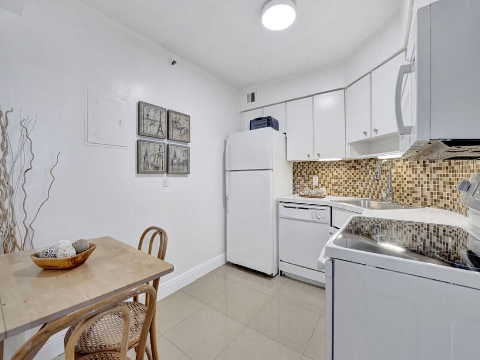 Fully equipped kitchen