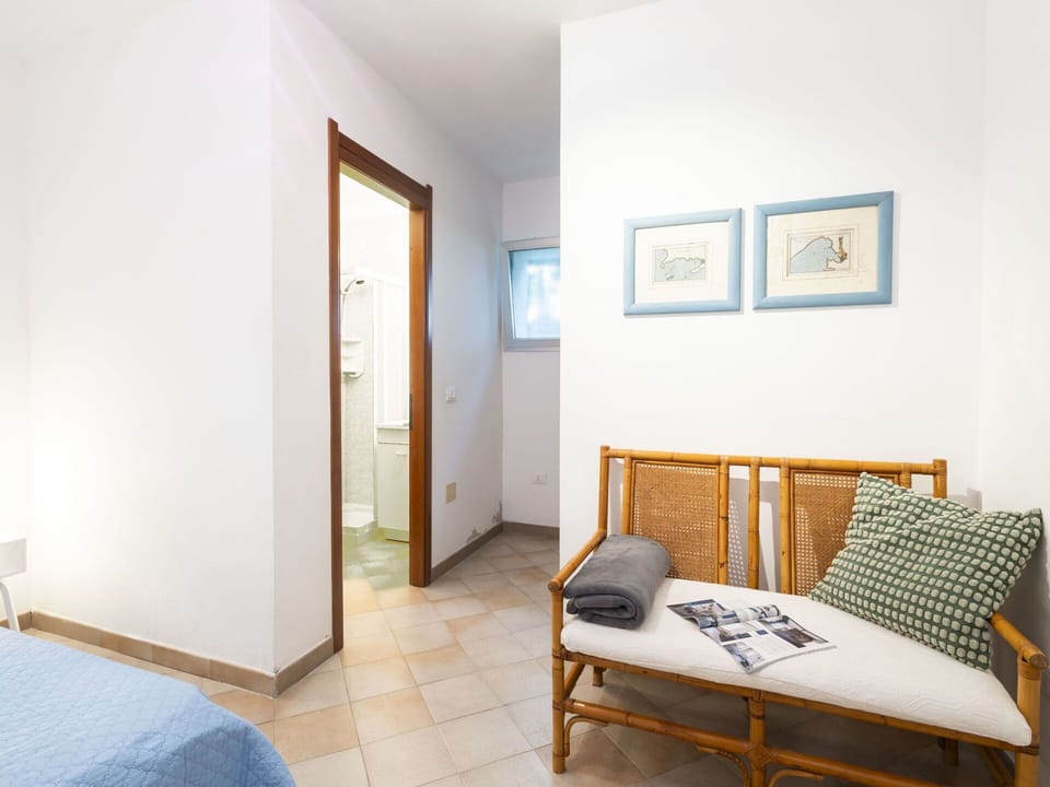 Property, Furniture, Picture Frame, Comfort, Wood, Building, Flooring, Interior Design, Floor
