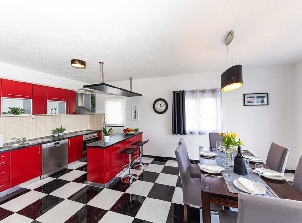 Villa (Eight Bedroom Villa with Pool and Gym) | Private kitchen | Fridge