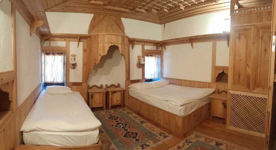 Standard Triple Room, Multiple Beds | Free WiFi, bed sheets