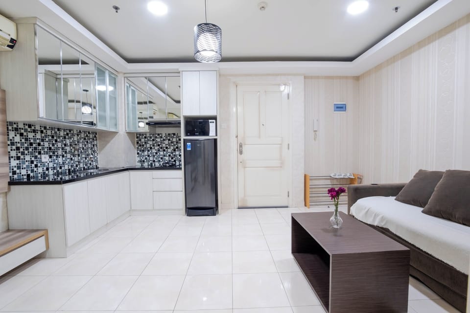 Deluxe Apartment, 1 Bedroom, Balcony, City View | Living room