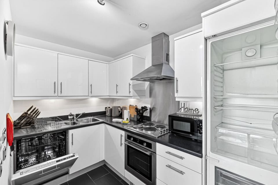 A fully equipped kitchen with everything you need to prepare a home cooked meal.