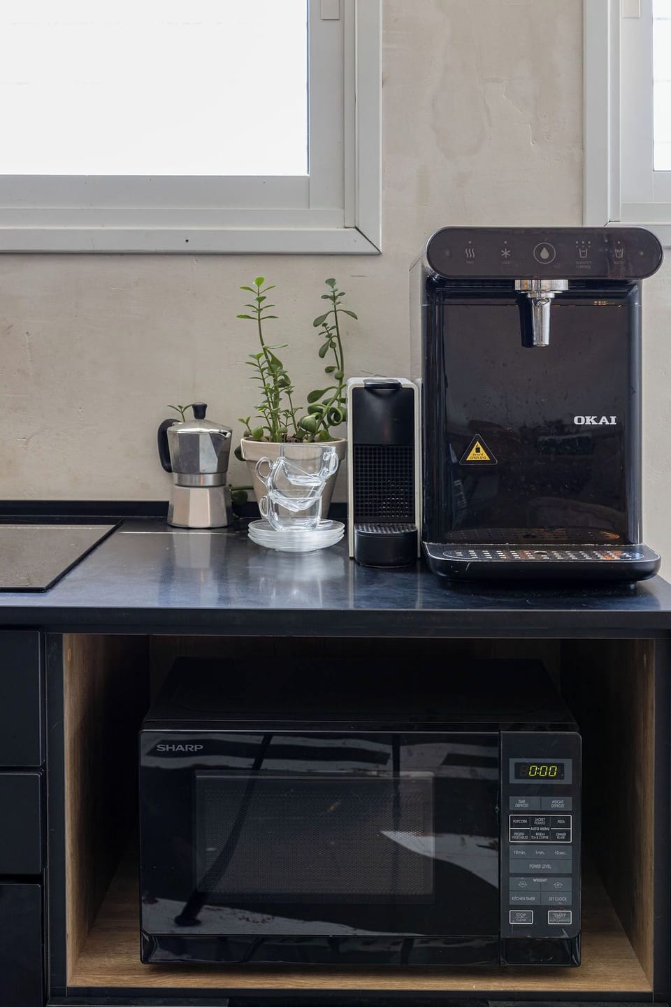 Premium Studio Suite, Balcony, City View | Private kitchen | Fridge, microwave, oven, stovetop