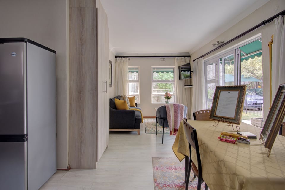Dining Area 1