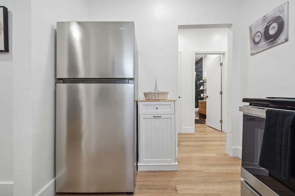 Deluxe Double Room, Beach View | Private kitchen | Coffee/tea maker, electric kettle