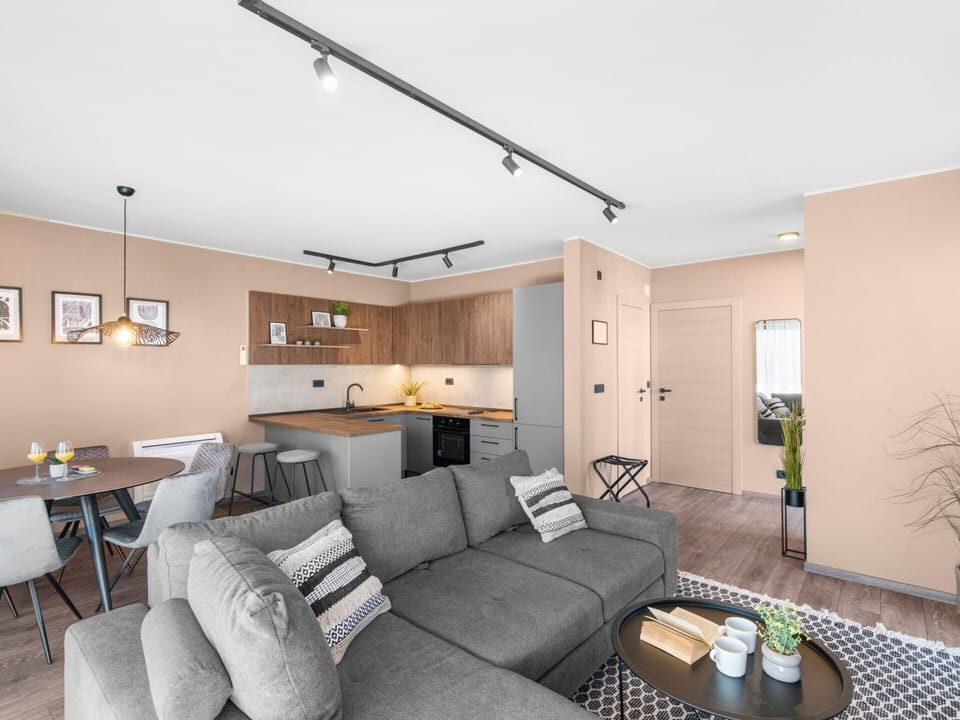 Villa | Private kitchen | Electric kettle, toaster, cookware/dishes/utensils