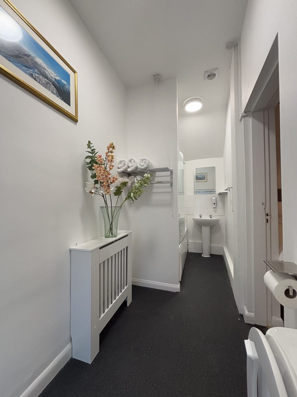 Triple Room, Ensuite | Bathroom | Hair dryer, towels, toilet paper