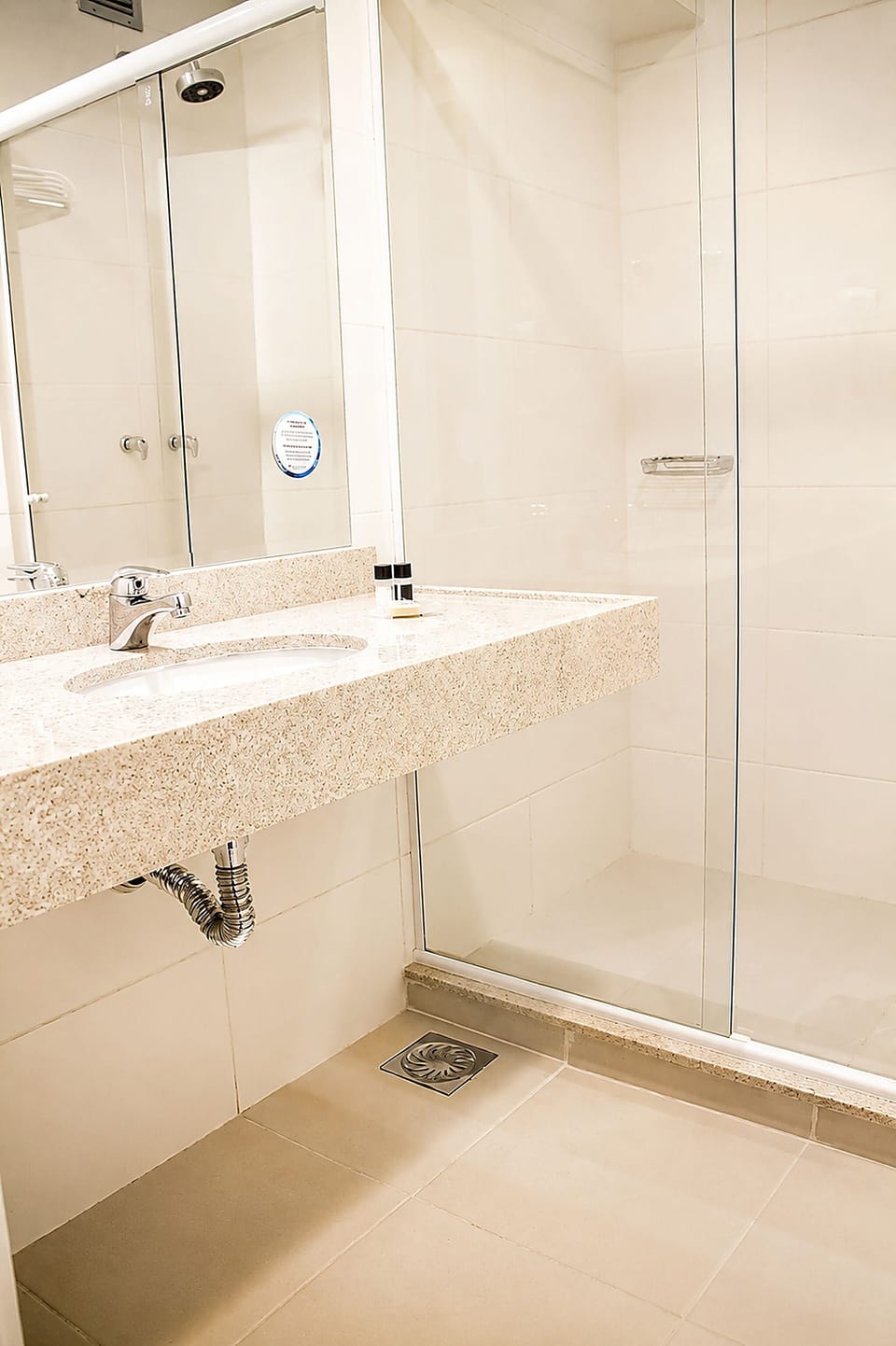 Shower, towels