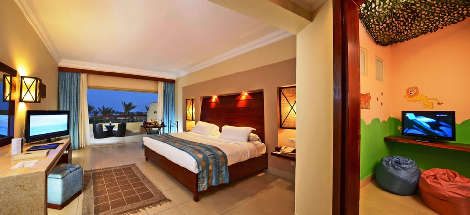Room (Kids Den) | Minibar, in-room safe, free WiFi, bed sheets